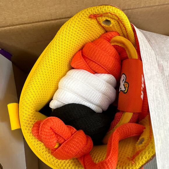 Nike SB Dunk High Sweet Tooth Candy Corn Size 7 Men/ 8.5 W FN5107-700 - Picture 3 of 5